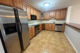 1460 Elm St, Stratford, CT 06615 - Photo 2