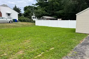 336 Park St, Stratford, CT 06614 - Photo 2
