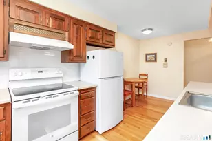 31 Harbour Village, Branford, CT 06405 - Photo 16
