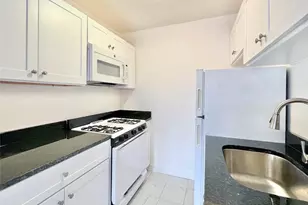 140 Grove St, Stamford, CT 06901 - Photo 4