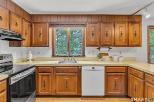 289 S Hoop Pole Rd, Guilford, CT 06437 - Photo 18