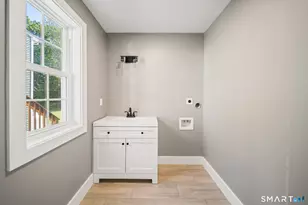 16 Kingsley Ct, Waterbury, CT 06704 - Photo 6