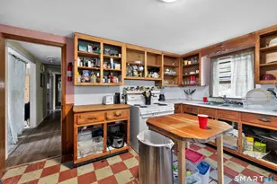49 Walnut St, East Hartford, CT 06108 - Photo 6
