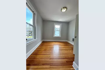 21 Wakelee Avenue, Shelton, CT 06484 - Photo 12