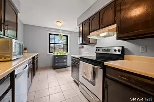 65 Mattabasset Dr, Meriden, CT 06450 - Photo 8