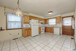 76 Arlington St, West Haven, CT 06516 - Photo 12