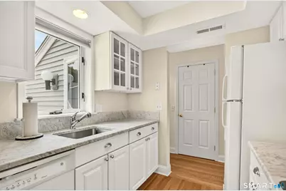 9 Glen Ridge #9, Wilton, CT 06897 - Photo 8
