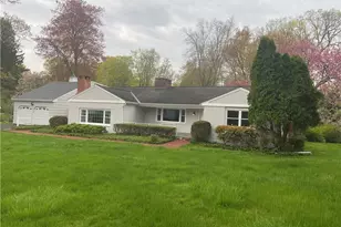 5 Turtleback Ln, Westport, CT 06880 - Photo 2