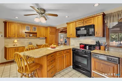 28 Centerbrook Road, North Haven, CT 06473 - Photo 8
