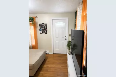 46 Pond Street, Waterbury, CT 06706 - Photo 6