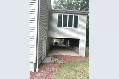 9 Paint Brush Path, Montville, CT 06382 - Photo 4