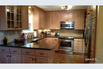 19 Sunshine Road, Waterford, CT 06375 - Photo 2