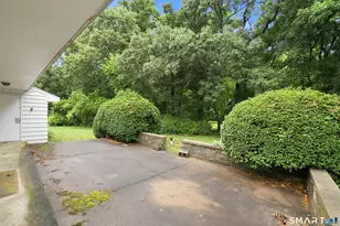33 Franklin Ln, Glastonbury, CT 06033 - Photo 8