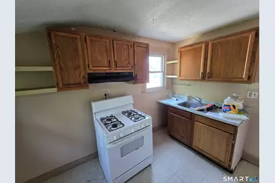 256 Hillside Avenue, Waterbury, CT 06710 - Photo 8