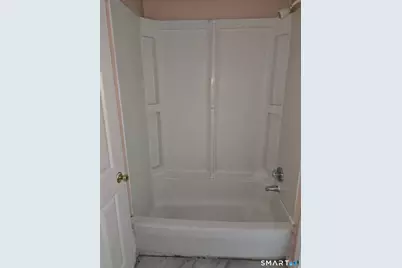 256 Hillside Avenue, Waterbury, CT 06710 - Photo 10