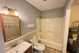 975 Meriden Rd, Waterbury, CT 06705 - Photo 24