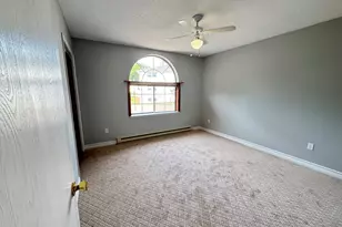 975 Meriden Rd, Waterbury, CT 06705 - Photo 18