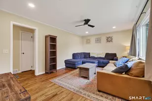 34 Sunrise Cir, Wallingford, CT 06492 - Photo 8