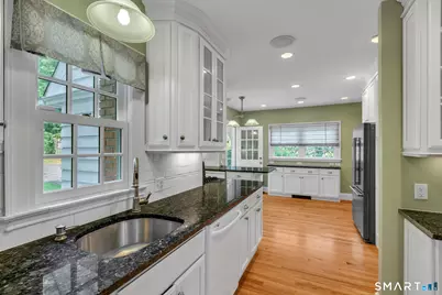 25 Walbridge Road, West Hartford, CT 06119 - Photo 12
