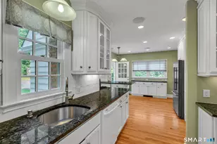25 Walbridge Rd, West Hartford, CT 06119 - Photo 12
