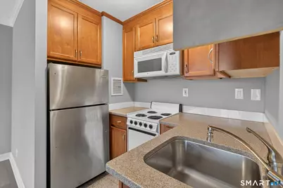 1 Gold Street #3F, Hartford, CT 06103 - Photo 2