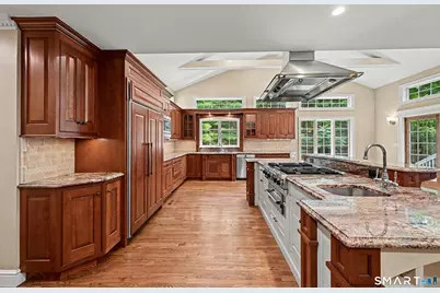 8 Indian Rock Place, Wilton, CT 06897 - Photo 6