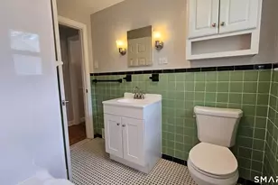 73 Knollwood Rd, West Hartford, CT 06110 - Photo 20