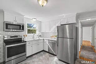 73 Knollwood Rd, West Hartford, CT 06110 - Photo 10