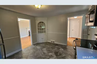 73 Knollwood Road, West Hartford, CT 06110 - Photo 10