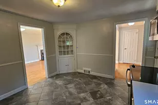 73 Knollwood Rd, West Hartford, CT 06110 - Photo 10