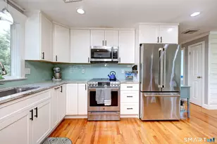14 Longview Ln, Wallingford, CT 06492 - Photo 2