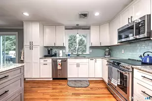 14 Longview Ln, Wallingford, CT 06492 - Photo 4