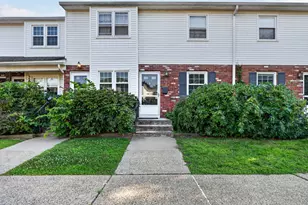 10 Bradley Cir, Enfield, CT 06082 - Photo 1