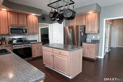 4 Kate Way, Windsor Locks, CT 06096 - Photo 12