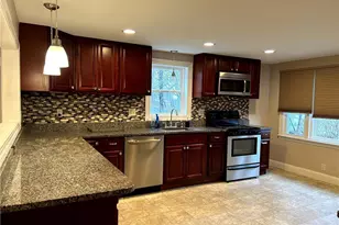 30 Fulton Dr, Groton, CT 06340 - Photo 4