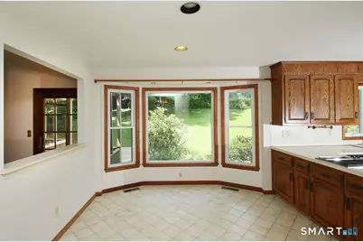 328 Saybrook Road, Orange, CT 06477 - Photo 6