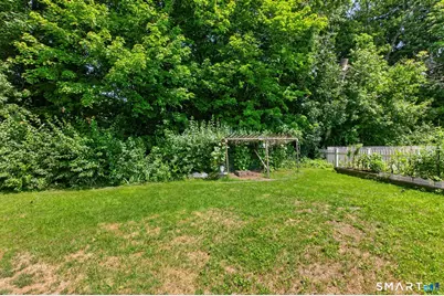 20 Woodrow Avenue, Norwich, CT 06360 - Photo 8