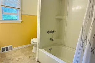 136 Chestnut Hill Rd, Glastonbury, CT 06033 - Photo 10