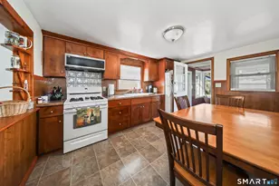 88 Carver St, Waterbury, CT 06708 - Photo 8