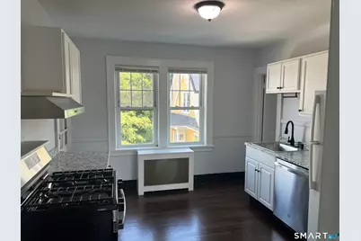24 Circular Avenue #3B, Bridgeport, CT 06605 - Photo 8