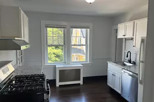 24 Circular Ave, Bridgeport, CT 06605 - Photo 8