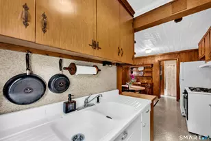 108 Pleasant St, Torrington, CT 06790 - Photo 18