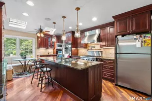 64 Round Hill Dr, Stamford, CT 06903 - Photo 10