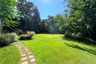 183 Sugar St, Newtown, CT 06470 - Photo 10