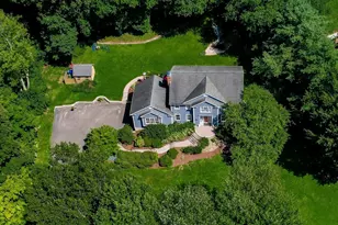 21 Cobblers Mill Rd, Newtown, CT 06482 - Photo 2