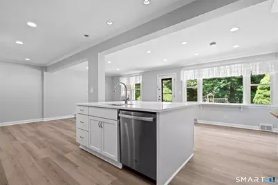 45 Woodridge Circle, Trumbull, CT 06611 - Photo 10