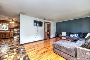 160 Tanglewood Dr, Hamden, CT 06518 - Photo 12