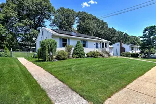 160 Tanglewood Dr, Hamden, CT 06518 - Photo 2
