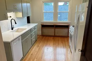 36 Somerset St, West Hartford, CT 06110 - Photo 12
