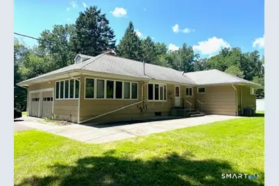 17 Pond Lane, Trumbull, CT 06611 - Photo 2
